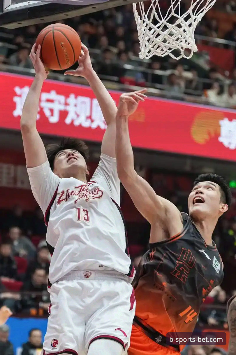 B体育观赛服务手机版 掌握CBA季后赛逆转关键:在B体育平台体验兰道夫33分绝地反击的实用观赛技巧